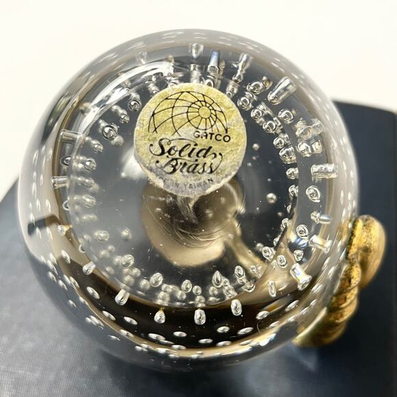 Vintage Gatco Controlled Bubble‎ Glass Apple Paperweight w/ Solid Brass - Picture 6 of 9